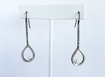 Pearl Teardrop Earrings
