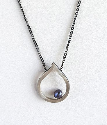 Pearl Teardrop Necklace