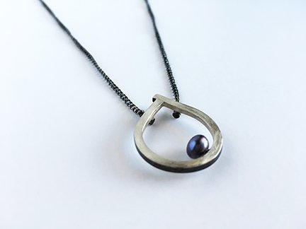 Pearl Teardrop Necklace