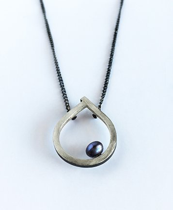 Pearl Teardrop Necklace