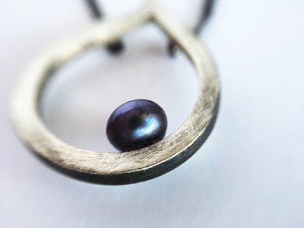 Pearl Teardrop Necklace