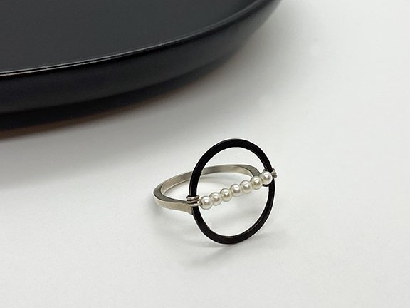 Oxidized Sterling Silver Black Pearl Circle Ring