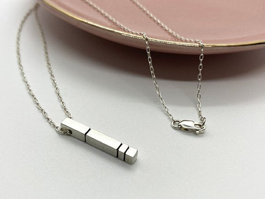 Linear Essentials Pendant Necklace
