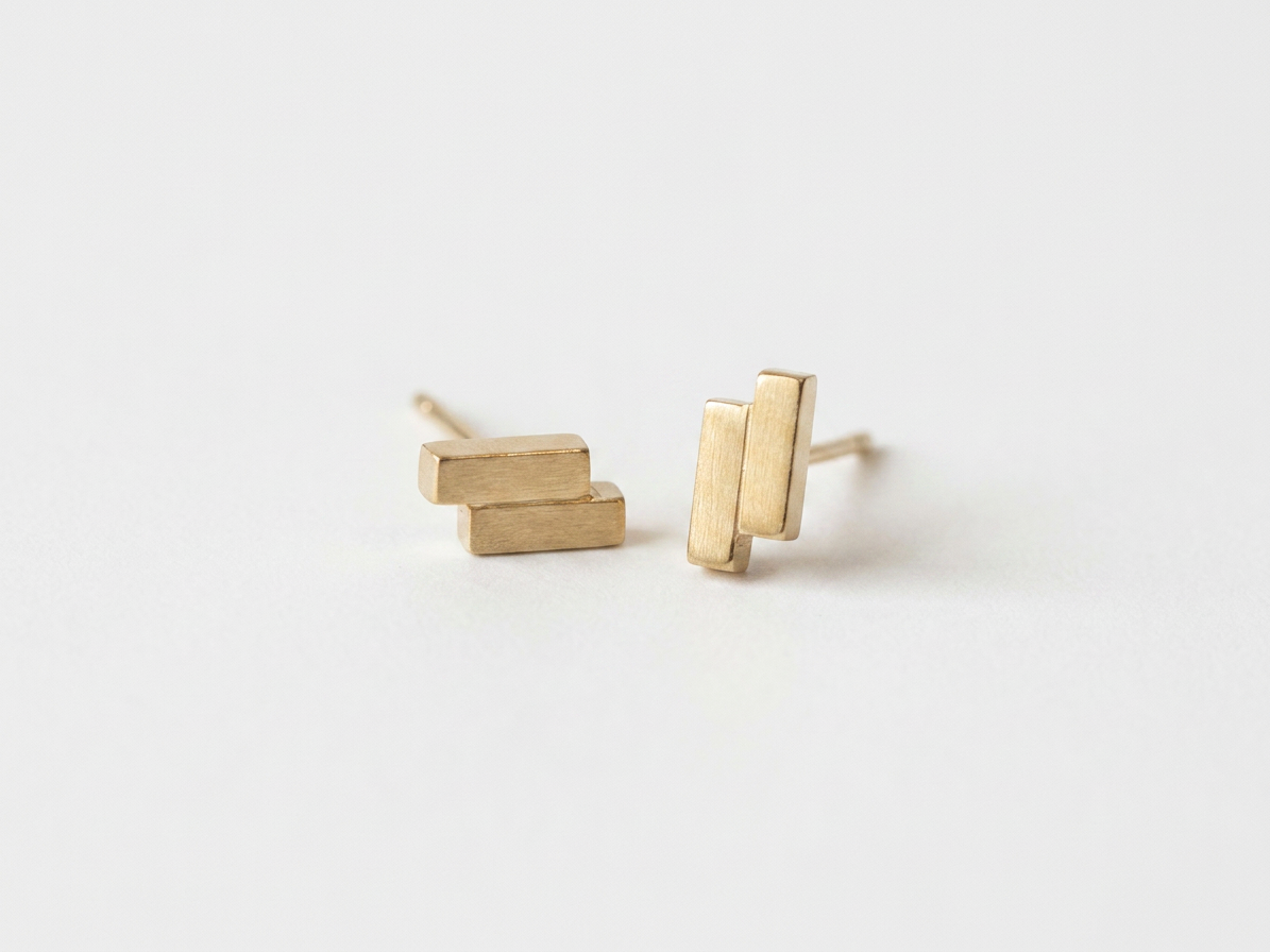 Tara Elaina Jewelry Gold ZigZag Earrings — view 1